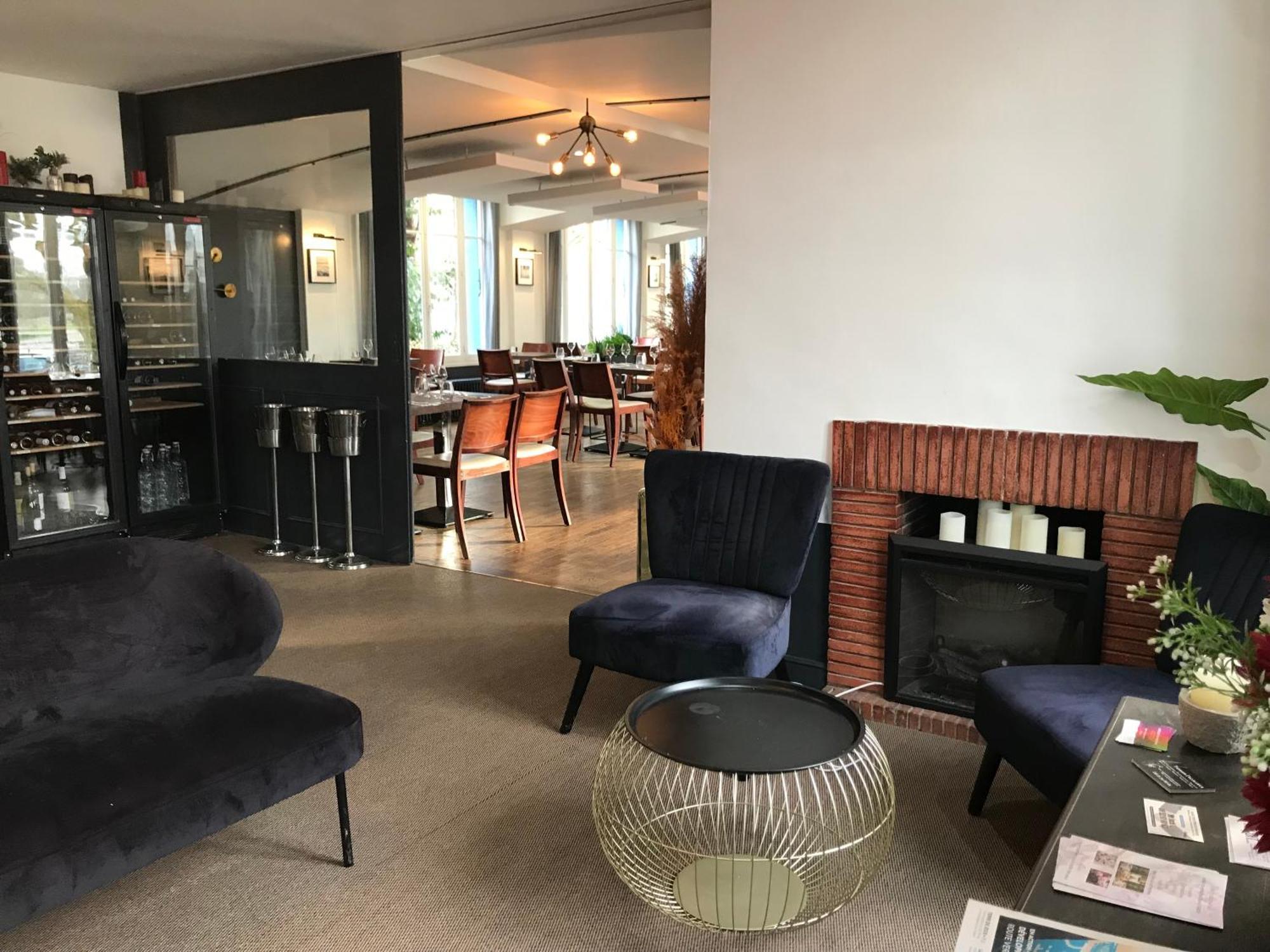 Logis Hotel & Restaurant - Les Bords De Seine 라로쉬기용 외부 사진