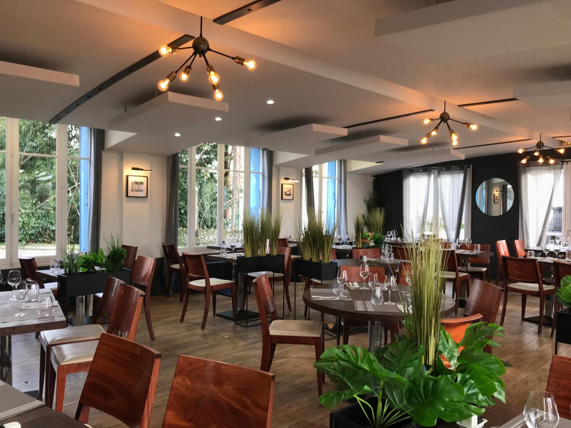 Logis Hotel & Restaurant - Les Bords De Seine 라로쉬기용 외부 사진