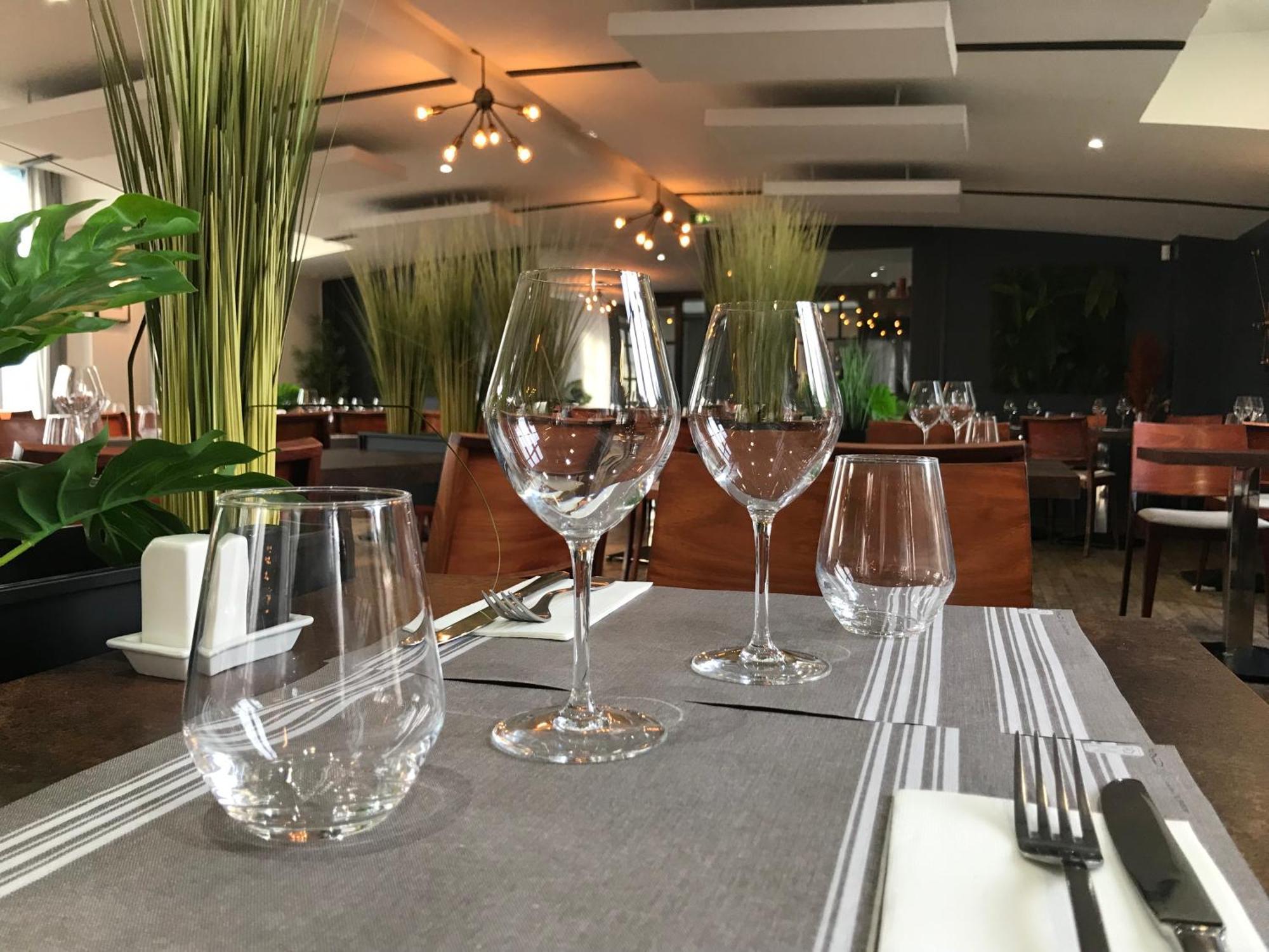 Logis Hotel & Restaurant - Les Bords De Seine 라로쉬기용 외부 사진