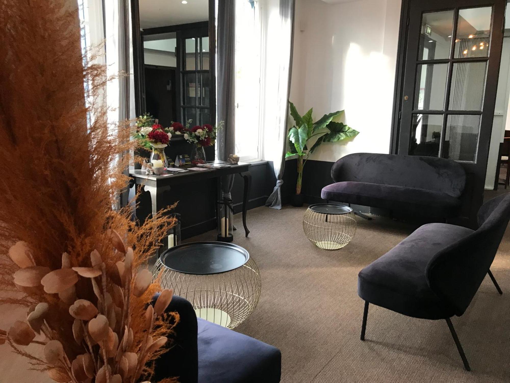 Logis Hotel & Restaurant - Les Bords De Seine 라로쉬기용 외부 사진