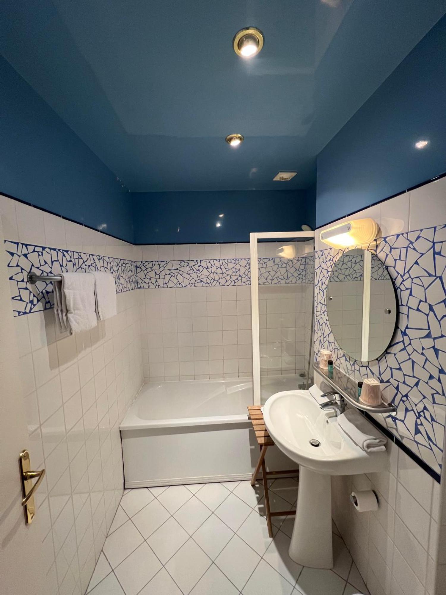 Logis Hotel & Restaurant - Les Bords De Seine 라로쉬기용 외부 사진