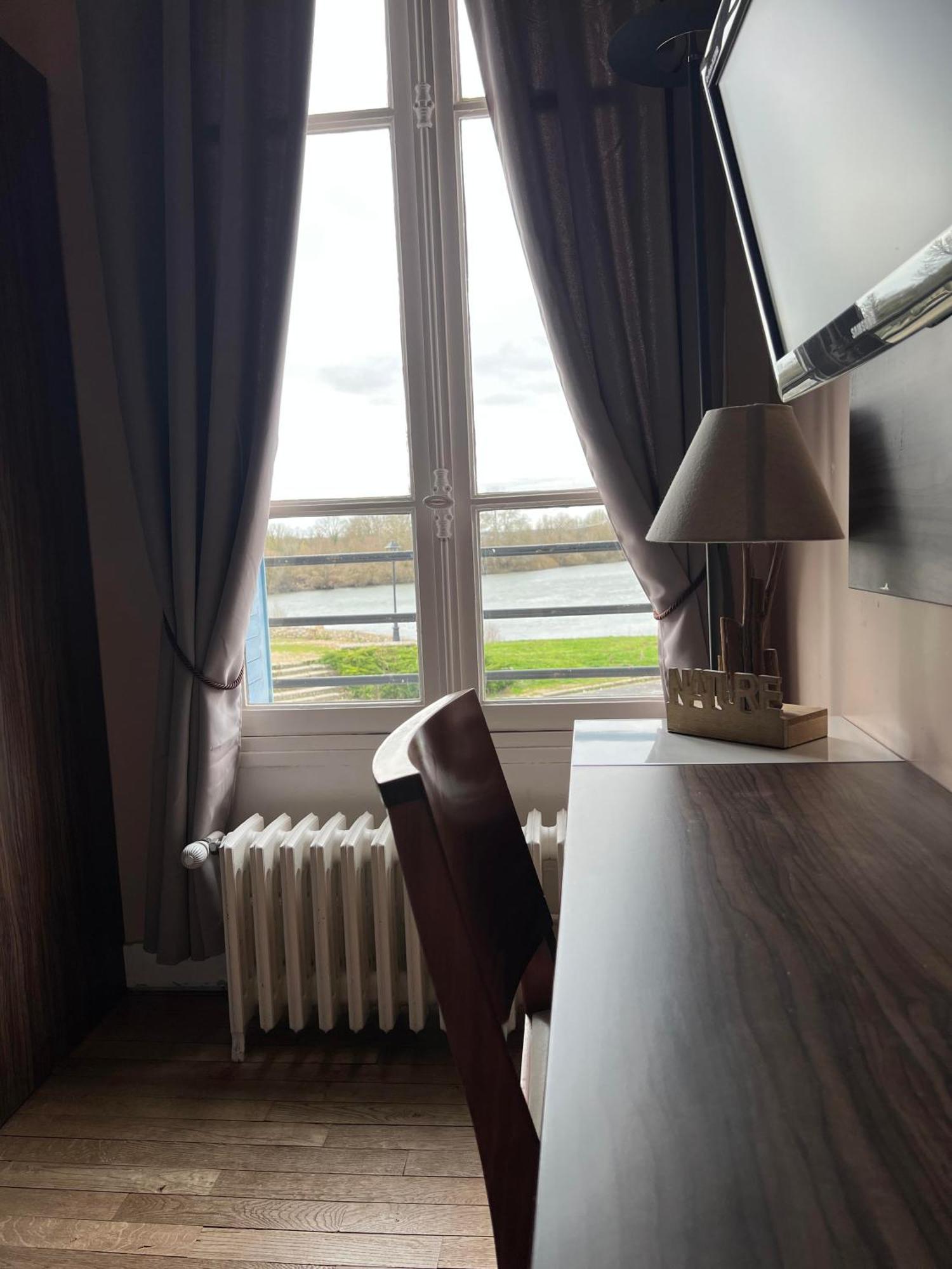 Logis Hotel & Restaurant - Les Bords De Seine 라로쉬기용 외부 사진
