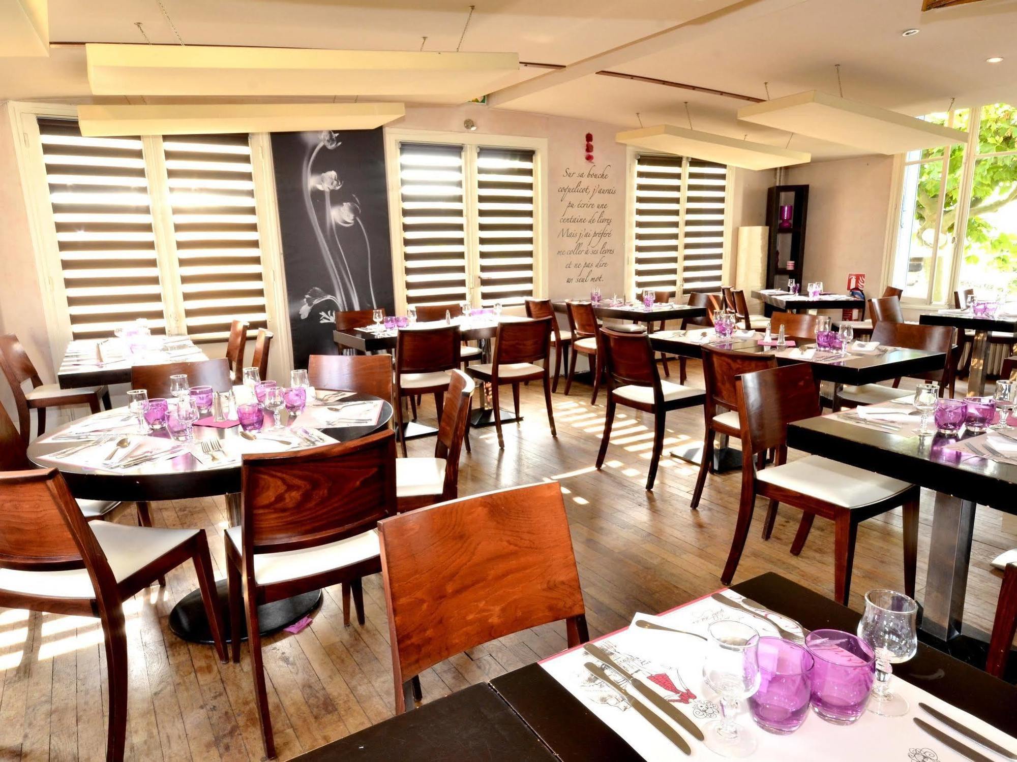 Logis Hotel & Restaurant - Les Bords De Seine 라로쉬기용 외부 사진