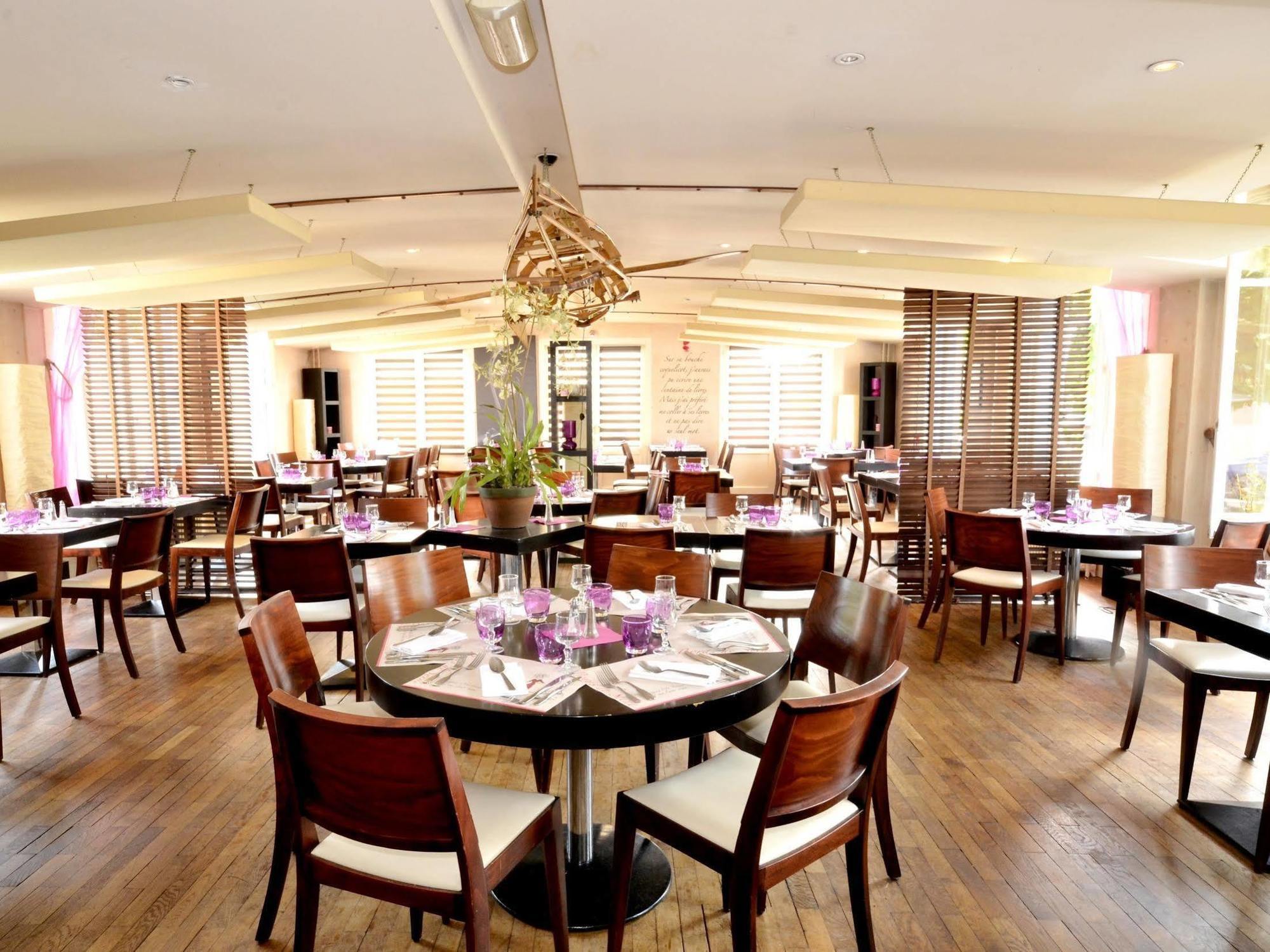 Logis Hotel & Restaurant - Les Bords De Seine 라로쉬기용 외부 사진