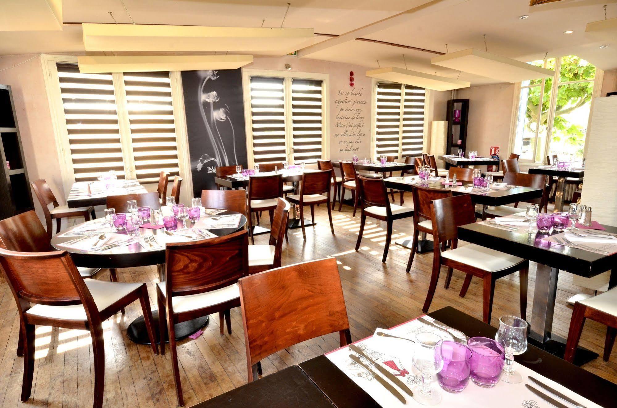 Logis Hotel & Restaurant - Les Bords De Seine 라로쉬기용 외부 사진